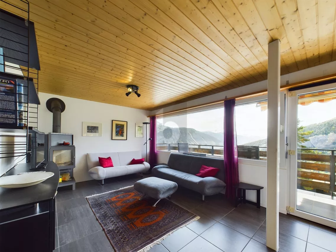 HERRLICHES PANORAMA VON DER SONNE VERWÖHNT