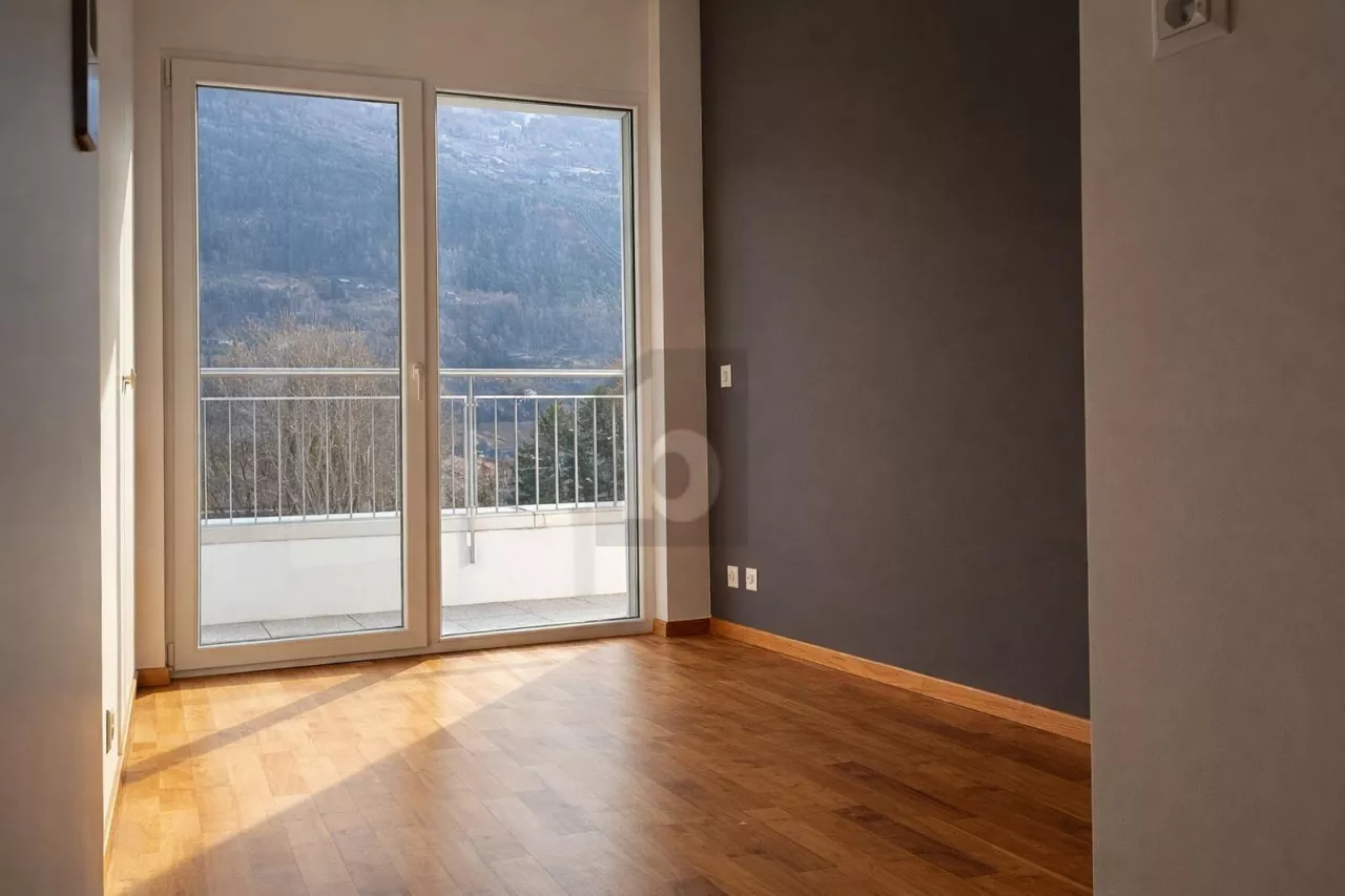 MODERNE, ENSOLEILLÉ & VUE IMPRENABLE