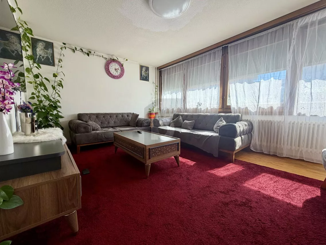 SPACIEUX AVEC JARDIN PRIVATIF