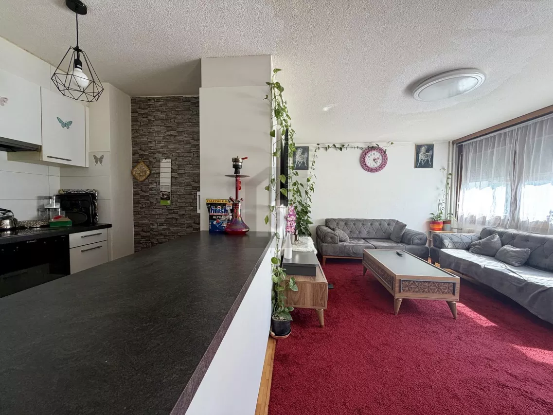 SPACIEUX AVEC JARDIN PRIVATIF