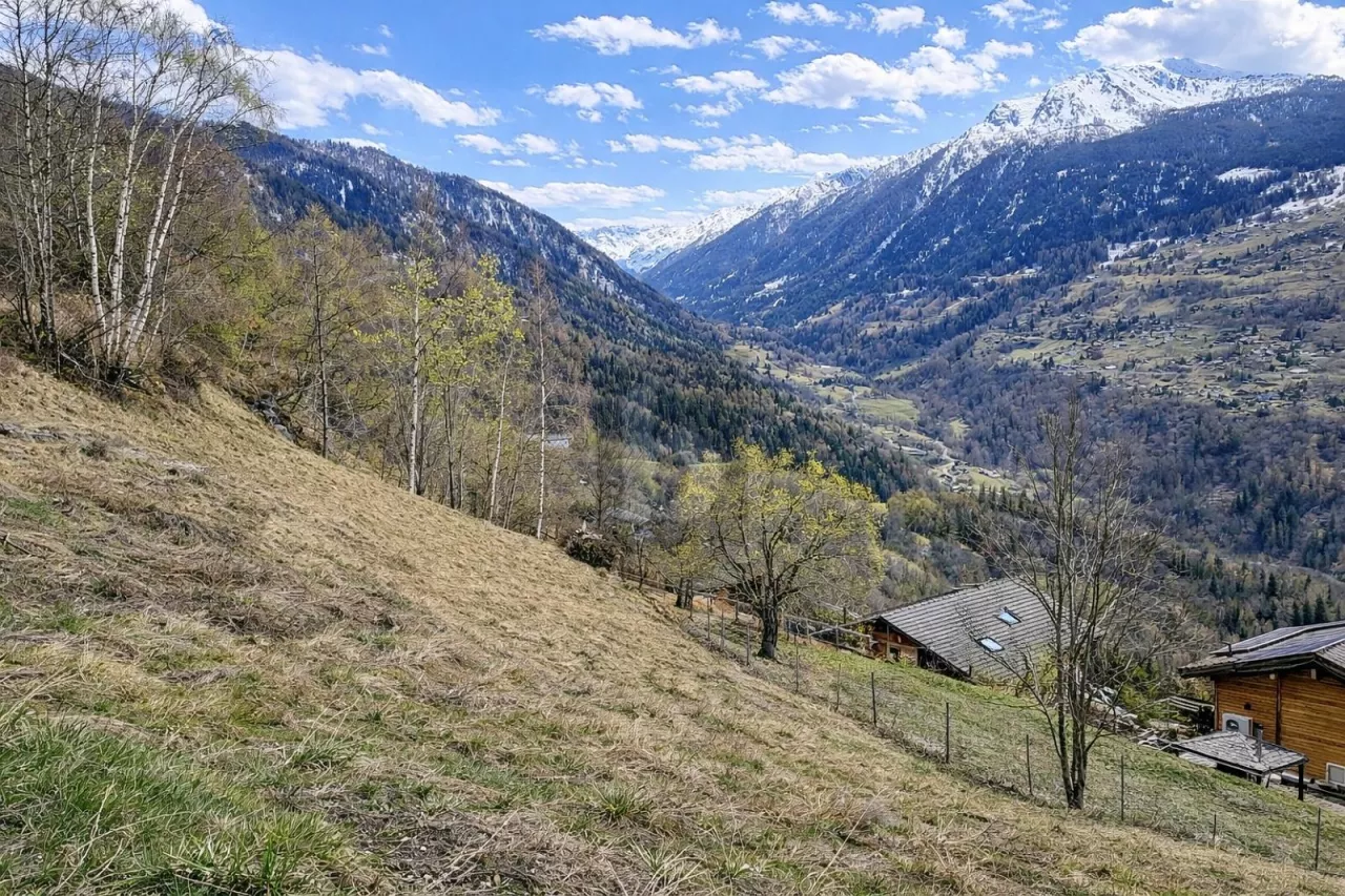 BELLE PARCELLE À BÂTIR