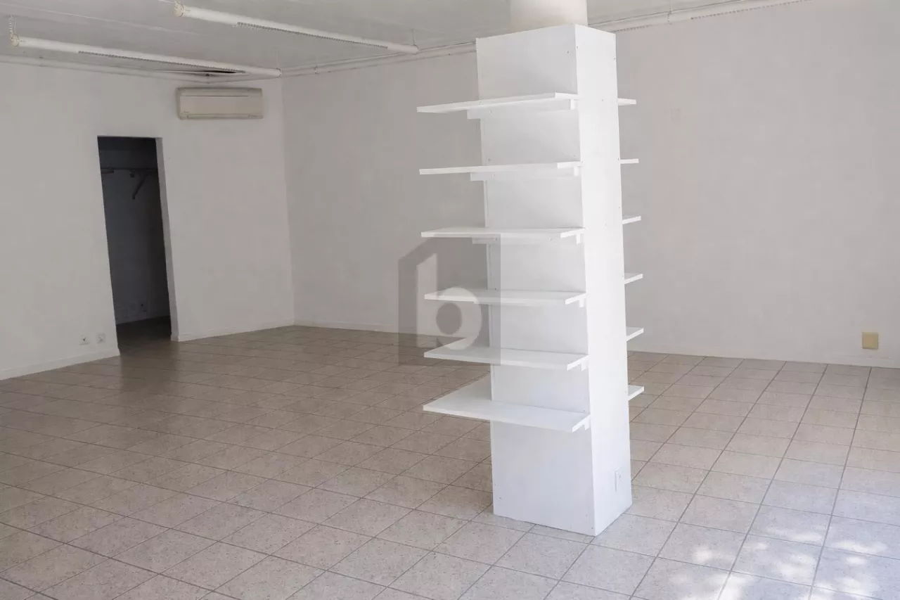 ATTRAYANT, CALME ET BIEN SITUÉ