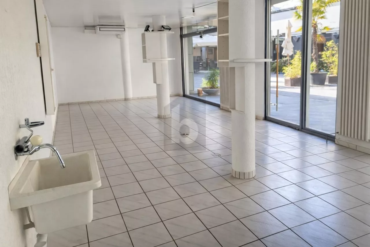 VISIBLE, PRATIQUE ET CENTRAL