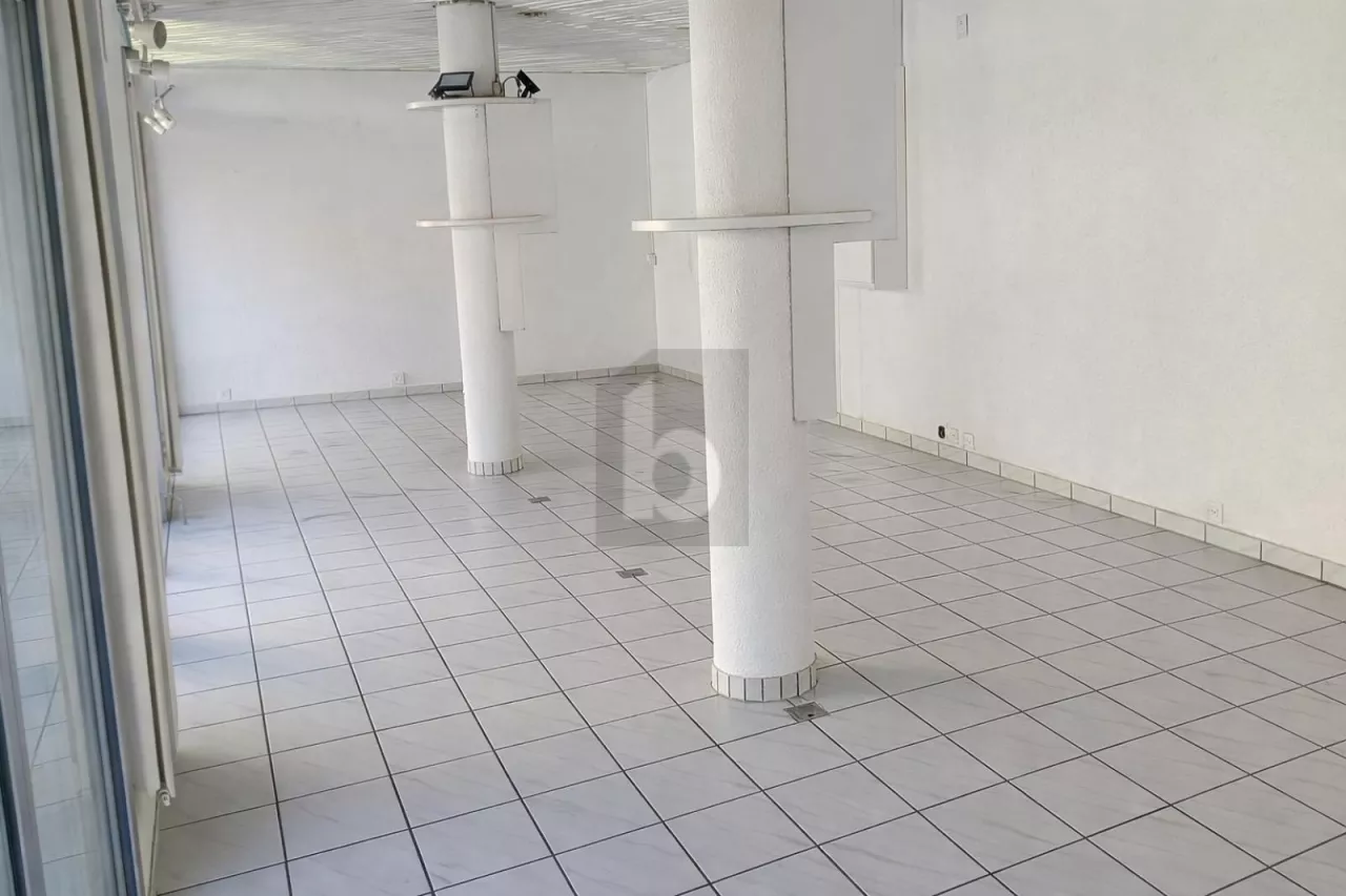 VISIBLE, PRATIQUE ET CENTRAL