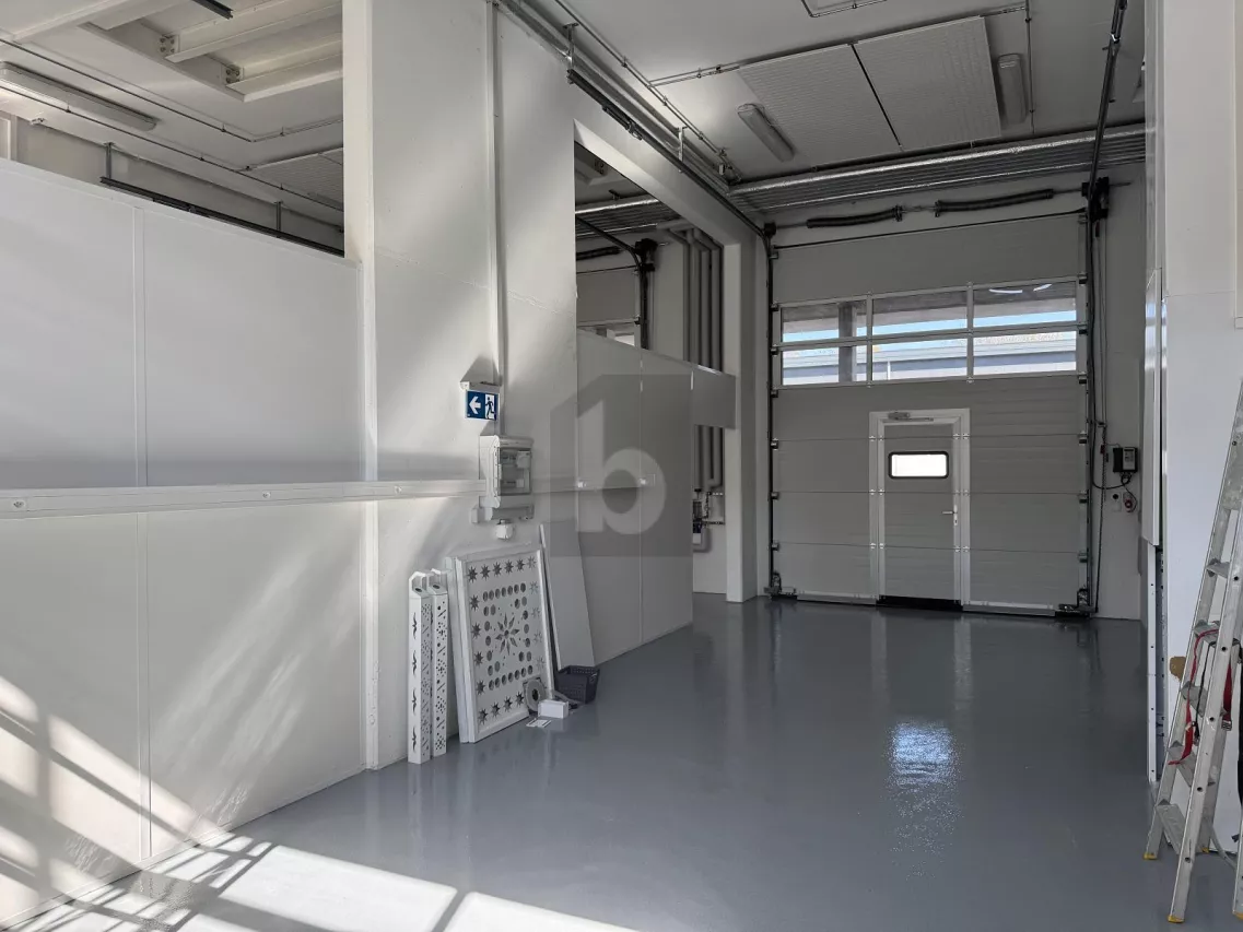 HALLE DOUBLE AVEC PARTICIPATION TRAVAUX