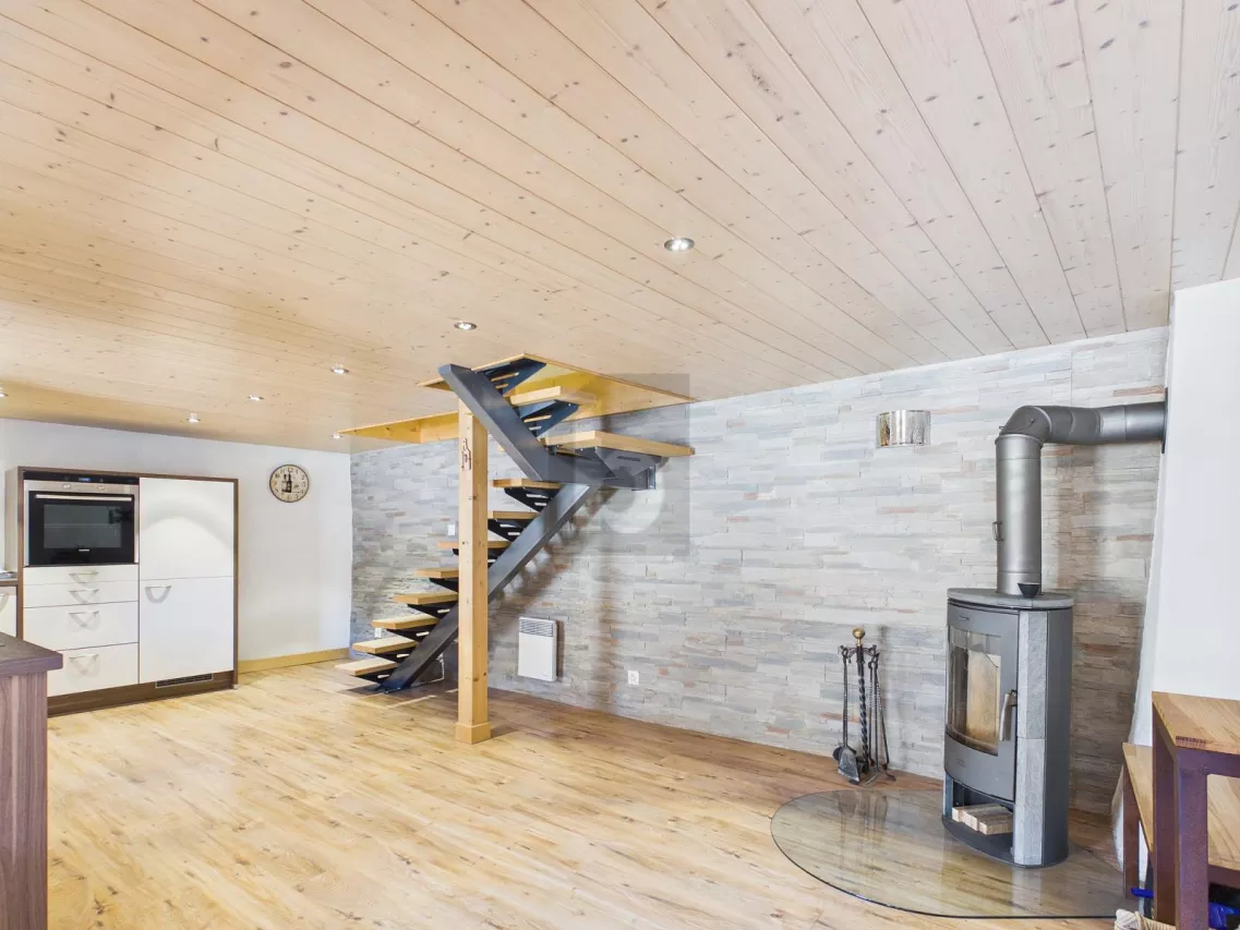 RENOVÉ AVEC CHARME ET BEAU POTENTIEL