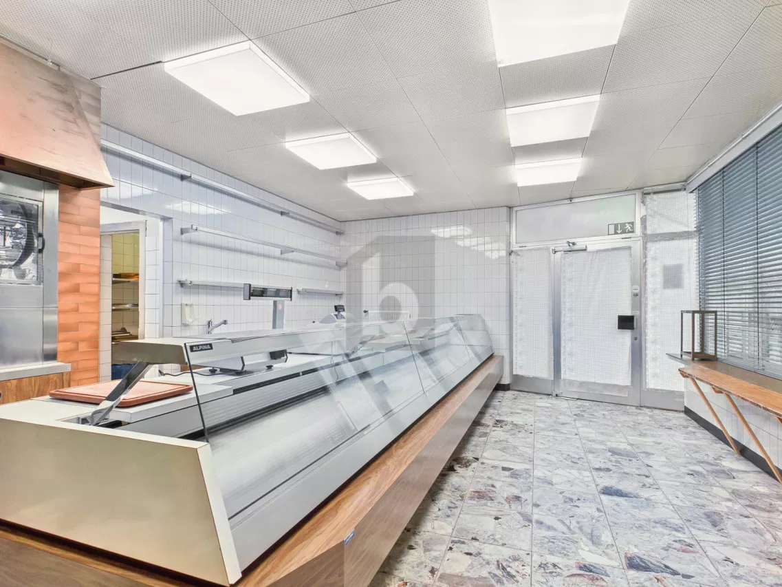 AN BESTER LAGE MIT LAUFKUNDSCHAFT