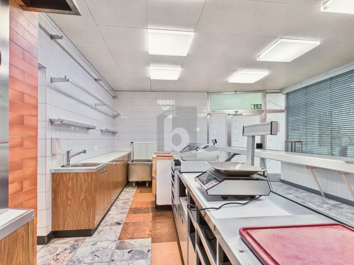 AN BESTER LAGE MIT LAUFKUNDSCHAFT