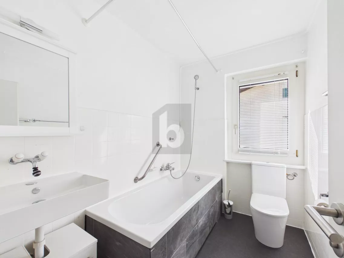 ATTRAKTIV MIT BALKON UND ABENDSONNE