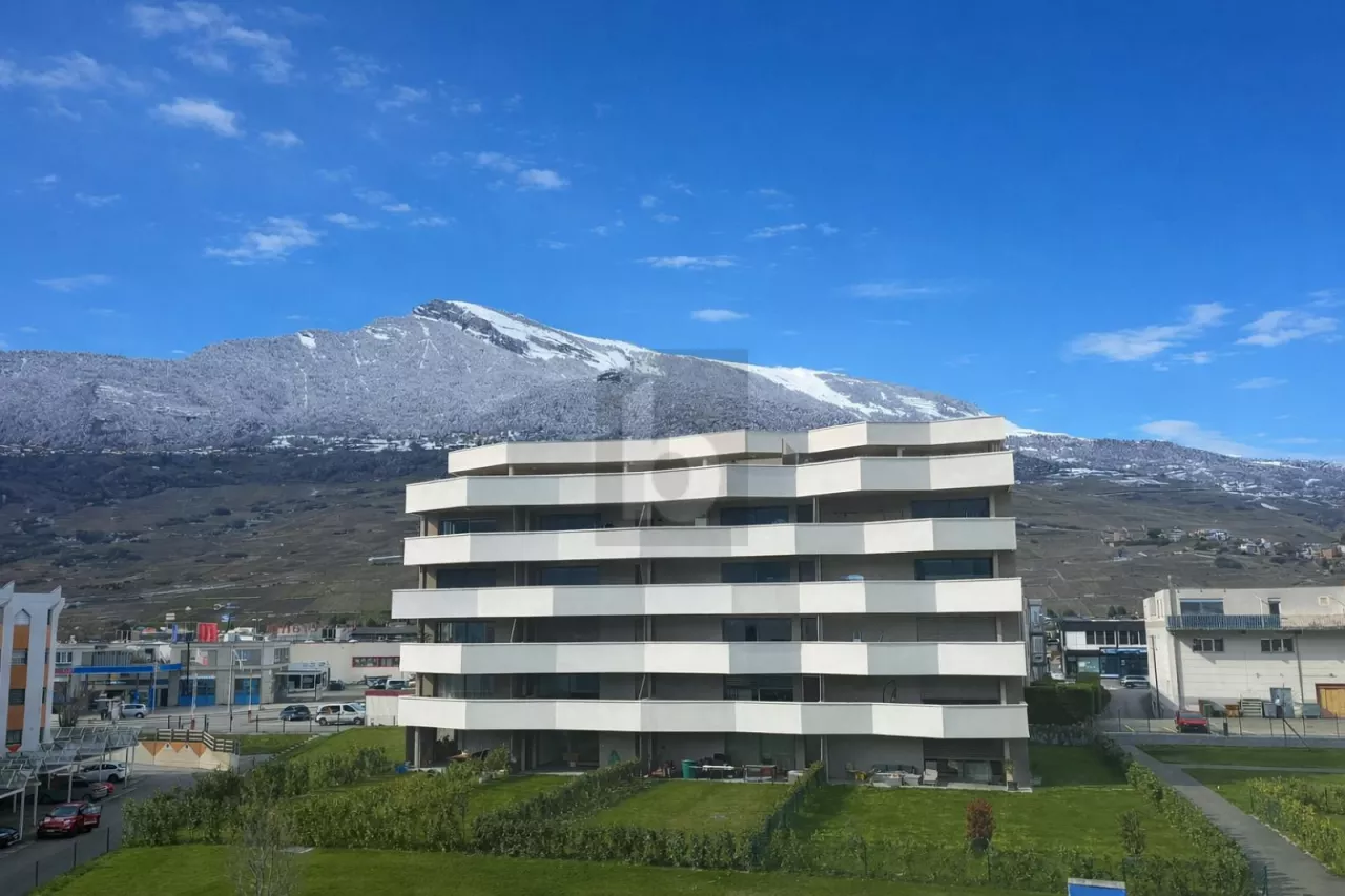 LUMINEUX AVEC VUE SUR LES MONTAGNES