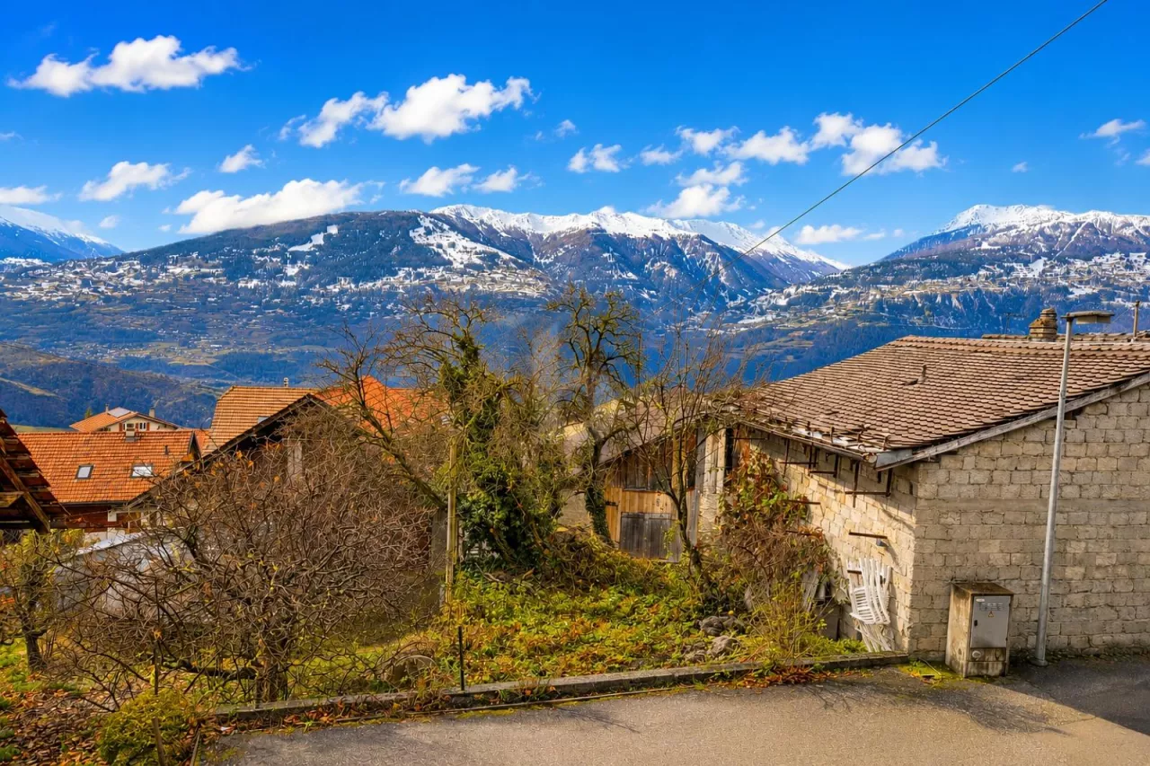 RARE: AVEC GRANGE ET GRAND POTENTIEL