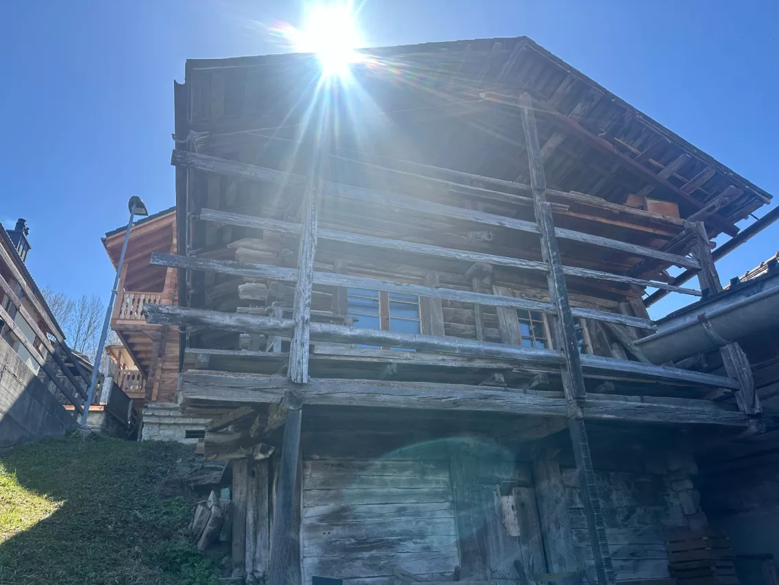 Grange à rénover aux Agettes