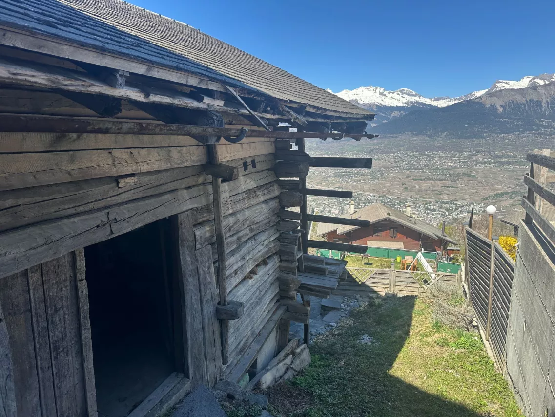 Grange à rénover aux Agettes