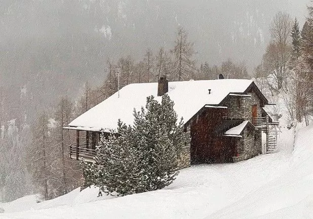 Magnifique chalet terrasse de 9,5 pièces à la Tzoumaz