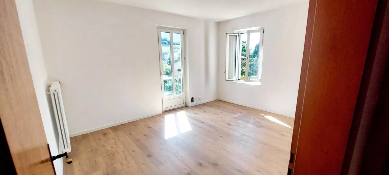 Charmant appartement rénové au 2ème étage de 2,5 pièces à Pont-de-la-Morge (Sion)