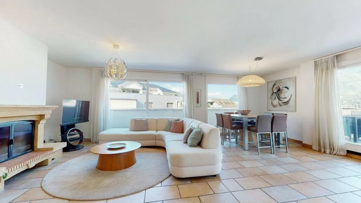 * Centre ville - Attique de 5,5 pces à louer *