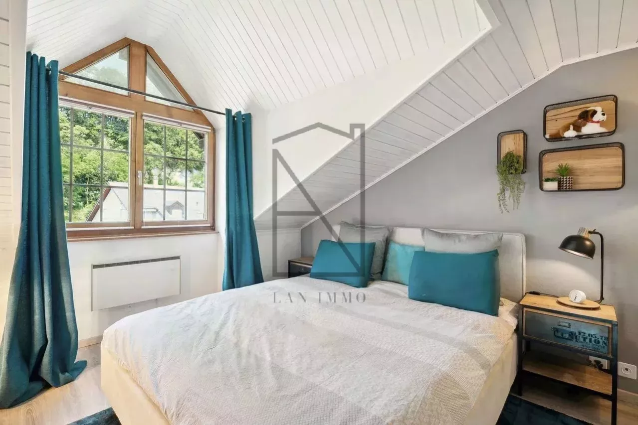 5-room duplex in historic downtown building