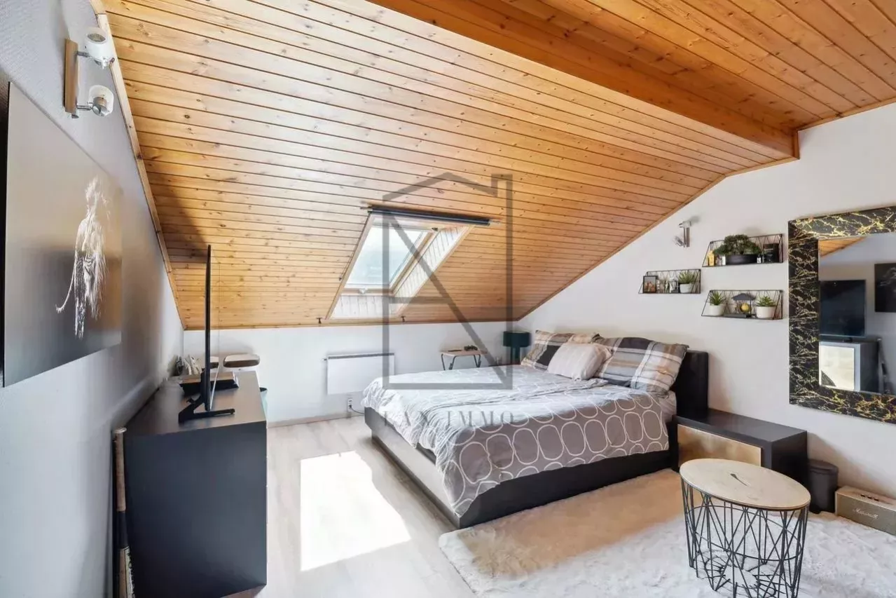 5-room duplex in historic downtown building