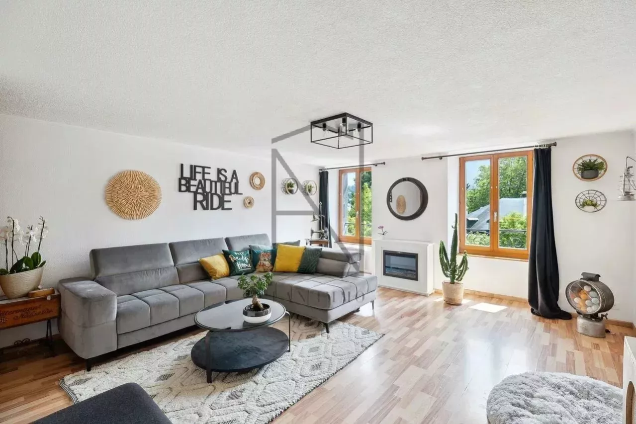 5-room duplex in historic downtown building