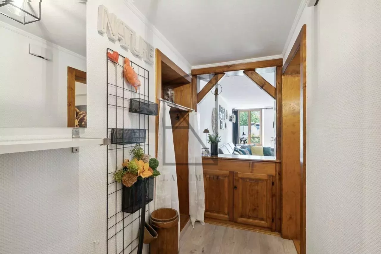 5-room duplex in historic downtown building