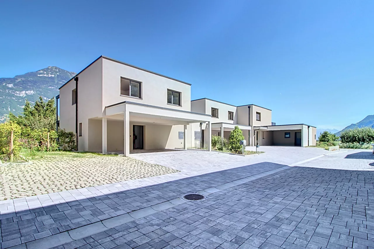 Martigny - Villa neuve de 4.5 pièces avec jardin  - disponible de