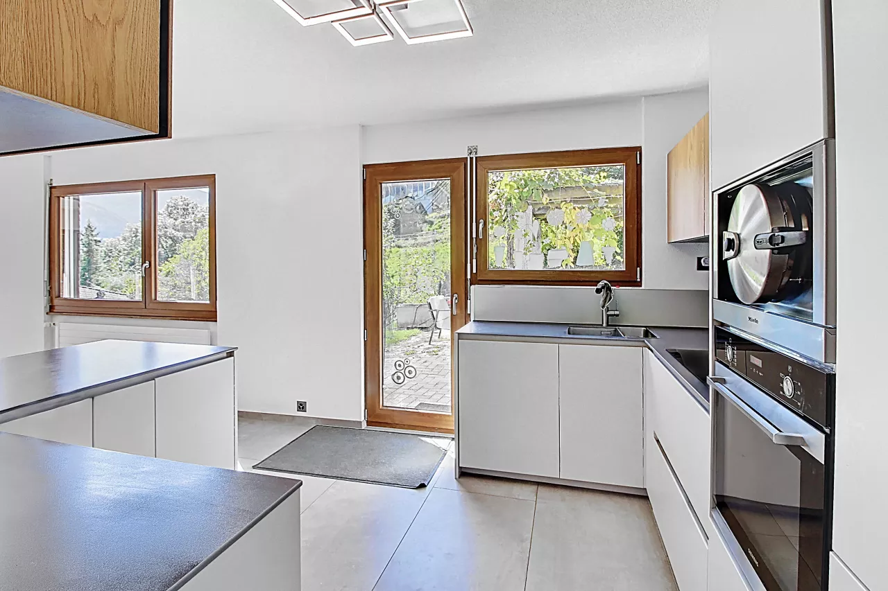 Venthône - Villa jumelle de 4.5 pièces avec studio indépendant