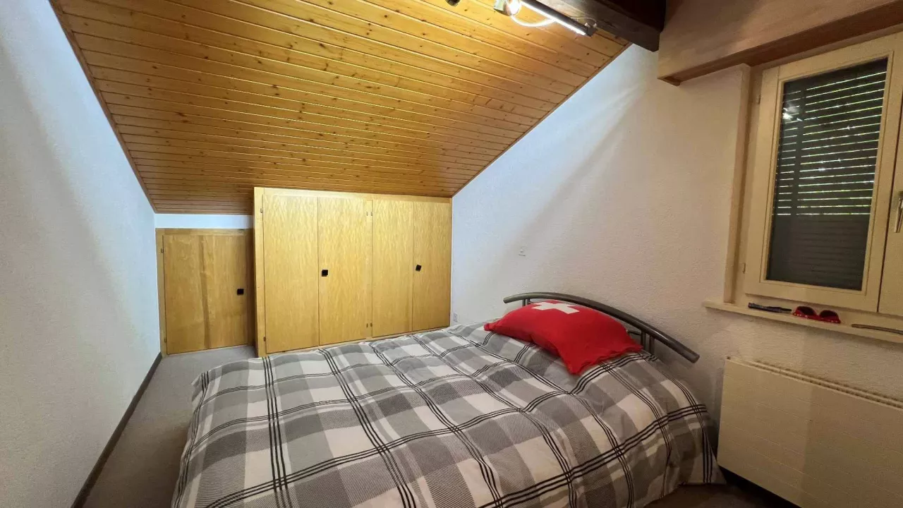 Superbe affaire, immeuble mixte avec nombreux parking !