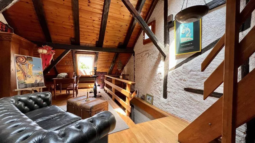 EXCLUSIF : Maison 8.5 pièces à Villeneuve avec local commercial !
