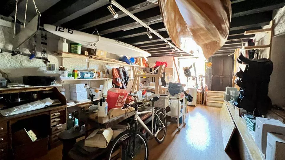 EXCLUSIF : Maison 8.5 pièces à Villeneuve avec local commercial !
