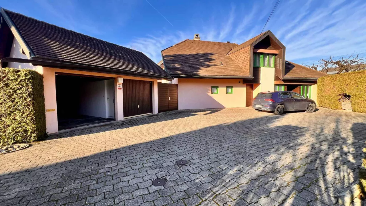 Grande villa individuelle dans un quartier prisé d'Aigle !