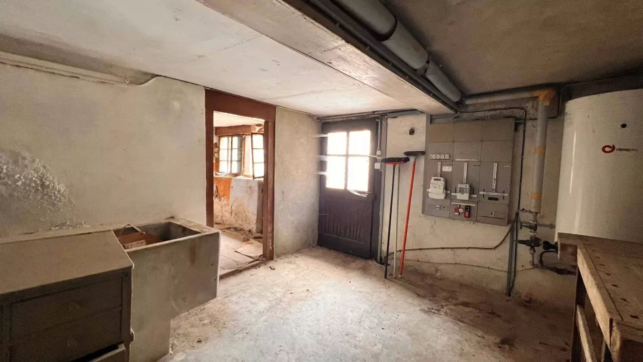 FAIRE OFFRE - MAISON A RÉNOVER ENTIÈREMENT AU SEPEY