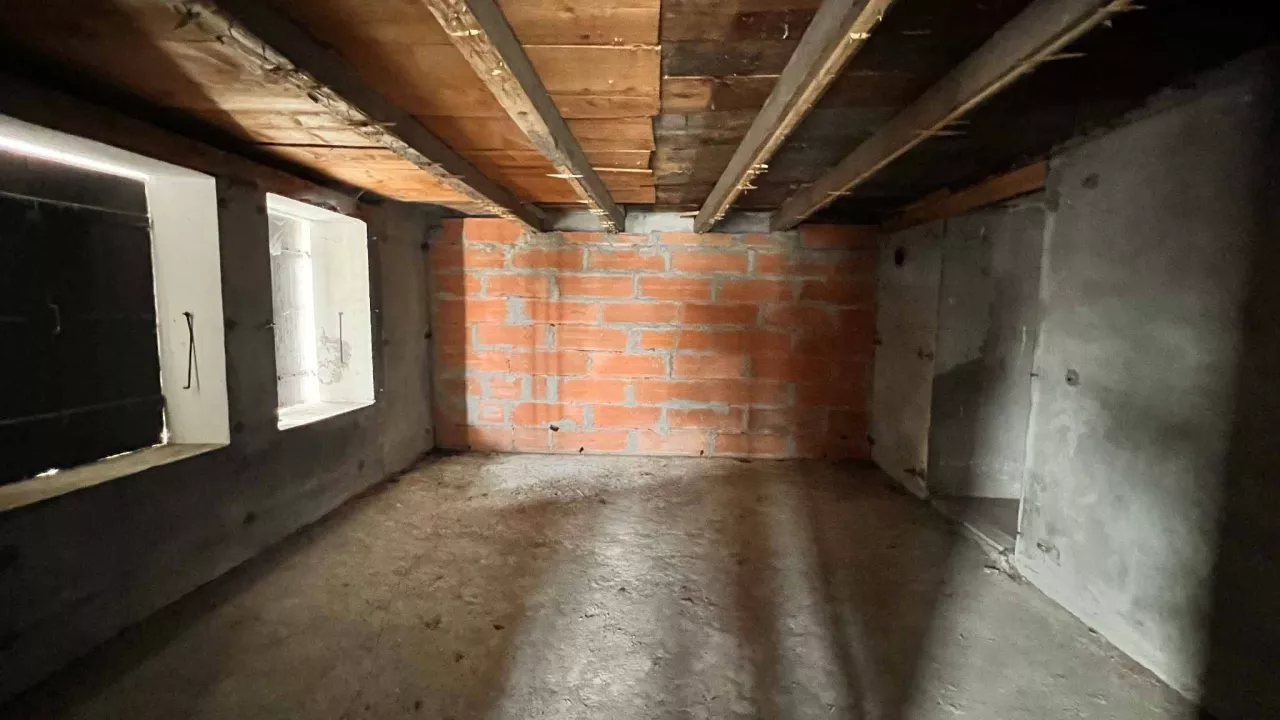 FAIRE OFFRE - MAISON A RÉNOVER ENTIÈREMENT AU SEPEY