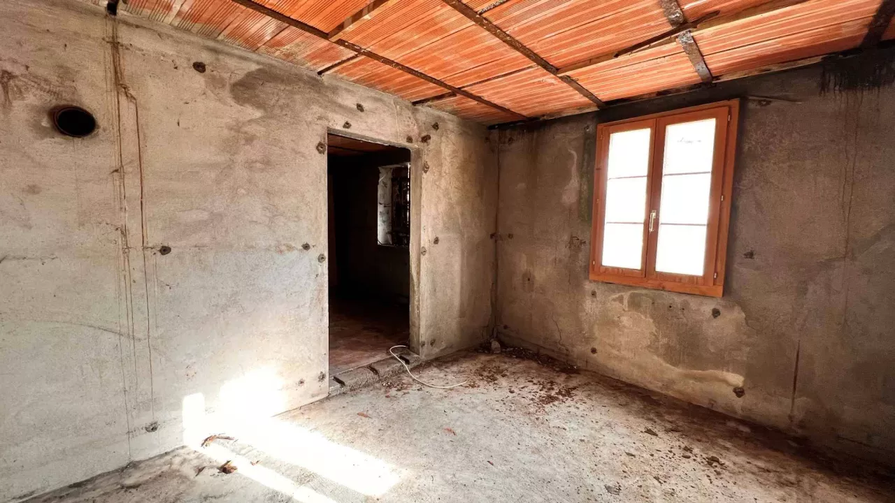 FAIRE OFFRE - MAISON A RÉNOVER ENTIÈREMENT AU SEPEY