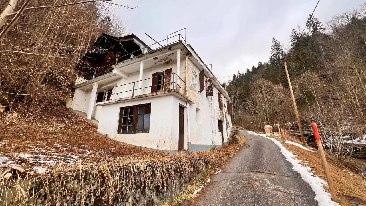 FAIRE OFFRE - MAISON A RÉNOVER ENTIÈREMENT AU SEPEY