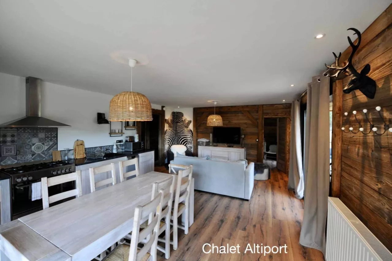 Vente DOMAINE DE 5 CHALETS ET UNE MAISON DANS LE SUD DE LA FRANCE