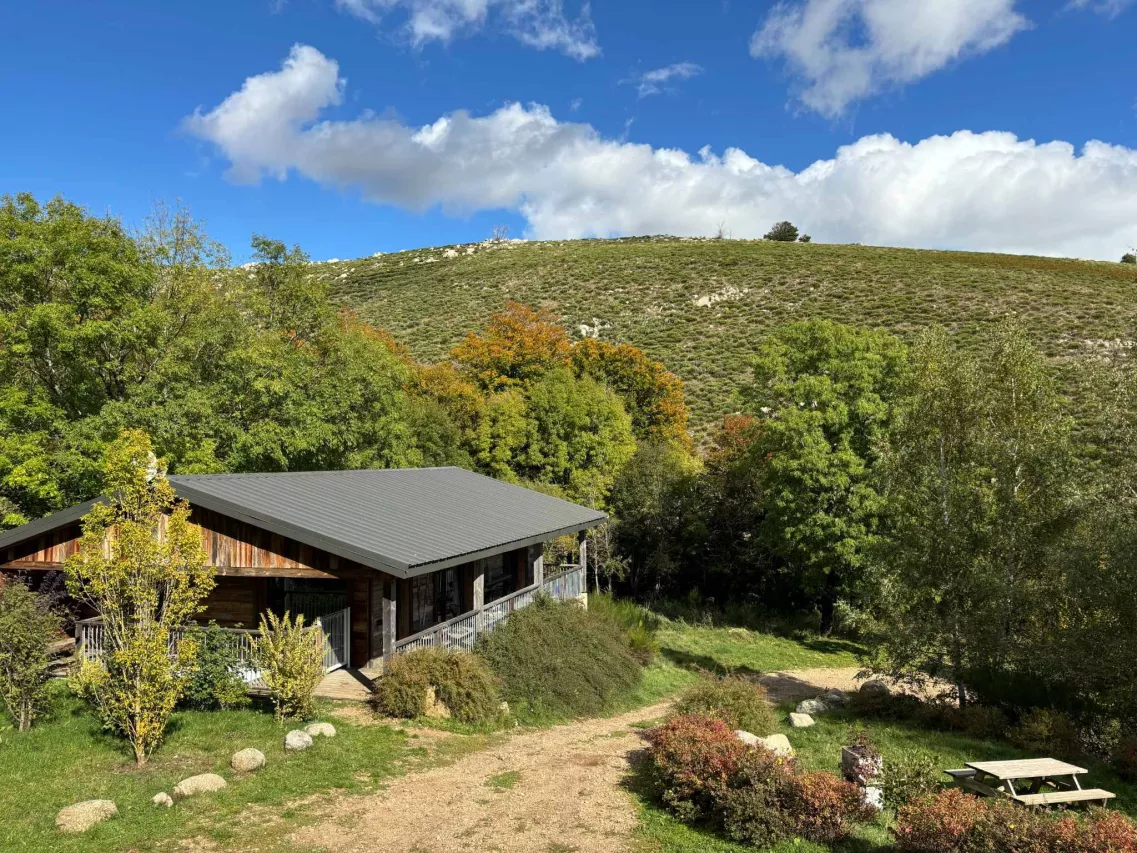 Vente DOMAINE DE 5 CHALETS ET UNE MAISON DANS LE SUD DE LA FRANCE