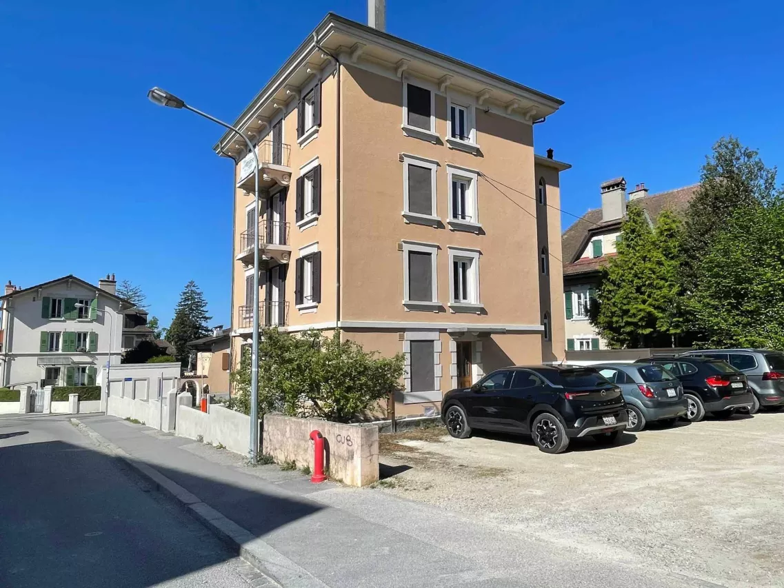 Vente Immeuble locatif de 4 appartements et 1 bureau.