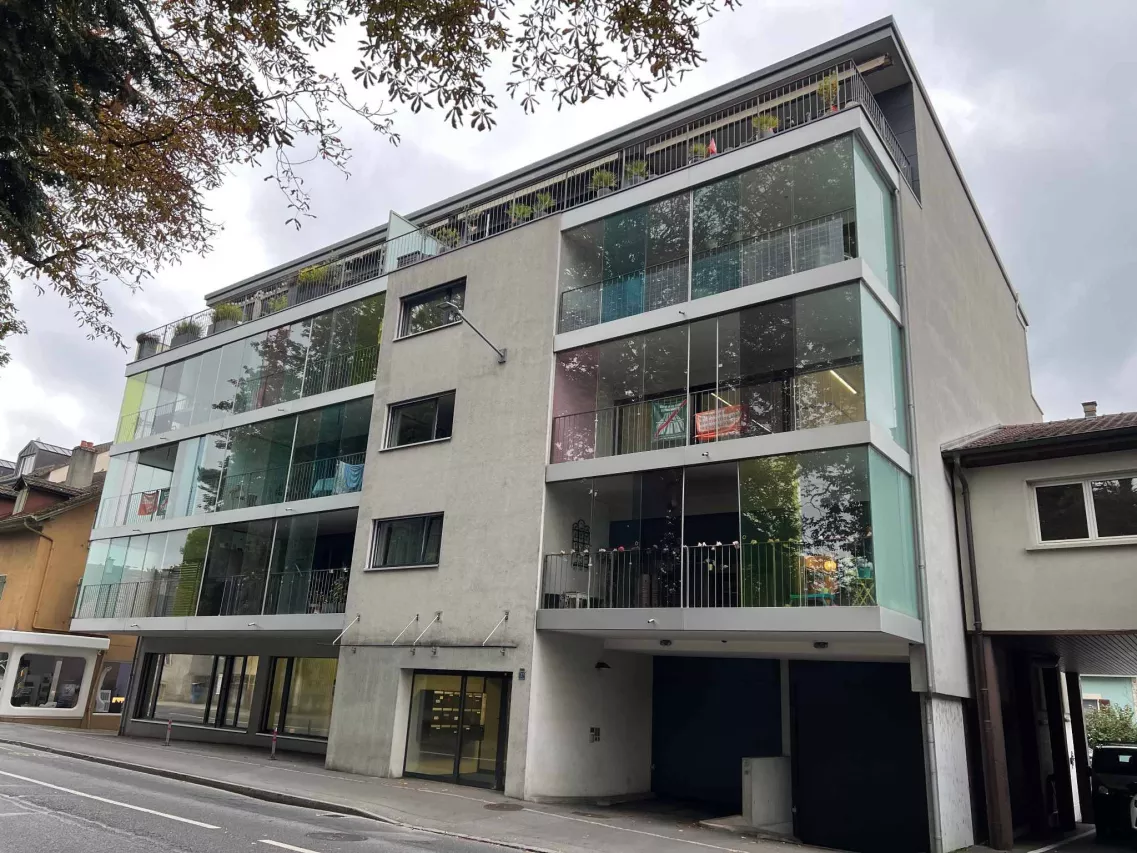 Yverdon-les-Bains - Magnifique appartement de 3½ au 3ème étage avec grande loggia et place de parc, au centre-ville