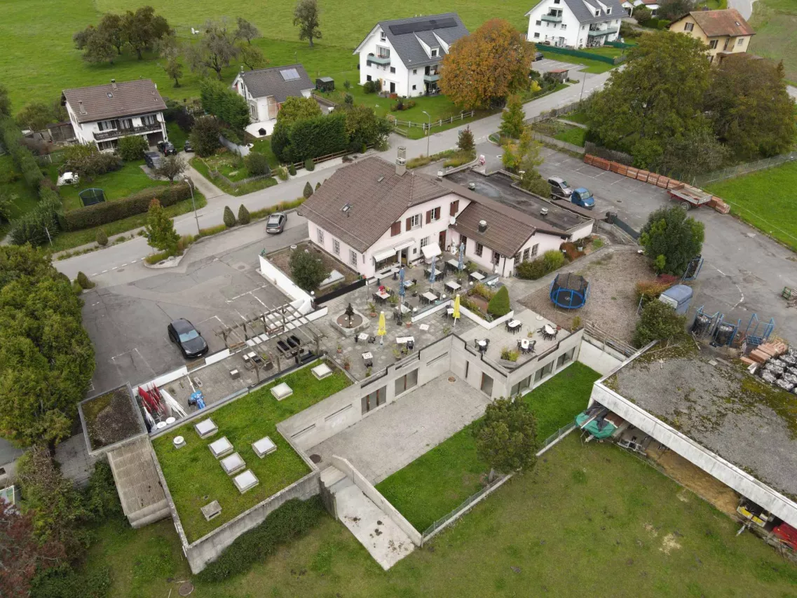 Vente Auberge avec centre de loisirs et projet d'extension – 11'500m2 de terrain -Écoteaux