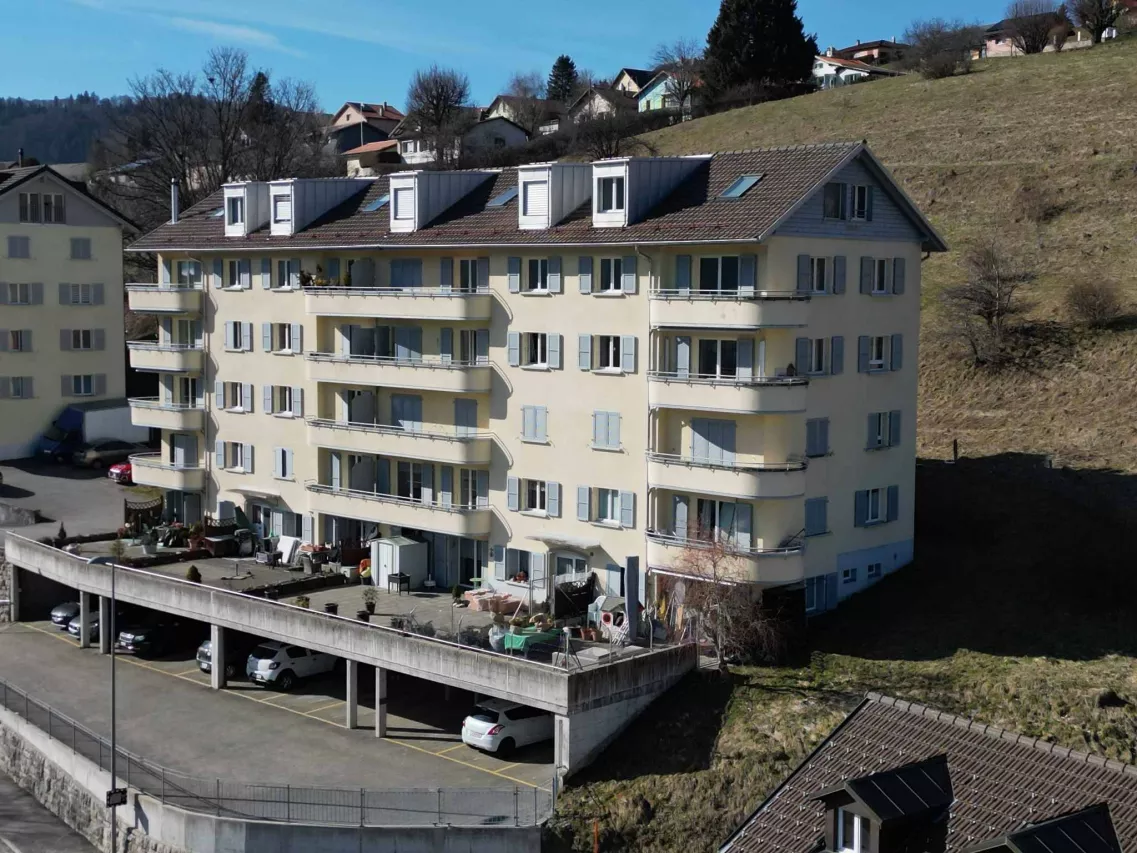 Ste-Croix - Magnifique appt de 4.5 pièces avec 2 balcons, 1 pl. parc couverte et vue panoramique sur les Alpes