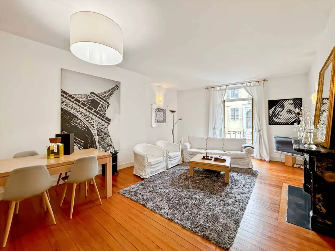 Appartement T4 de charme avec terrasse de 80 m2- LA ROCHE SUR FORON