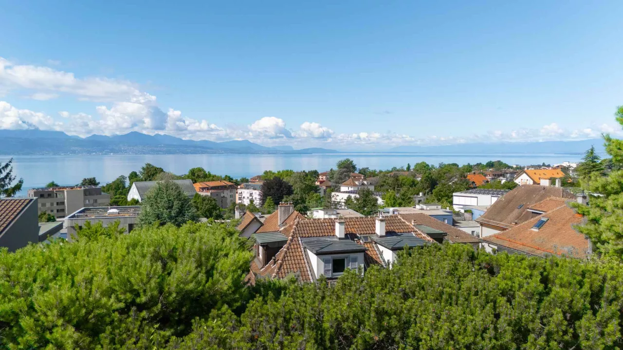 Pully - SPACIEUX APPARTEMENT AVEC VUE LAC