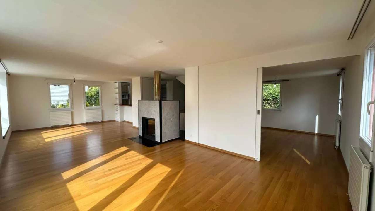 Bussigny - TRES BELLE MAISON INDIVIDUELLE DE 7.5 PIECES SITUEE DANS UN ENVIRONNEMENT<br>CALME ET VERDOYANT DE BUSSIGNY