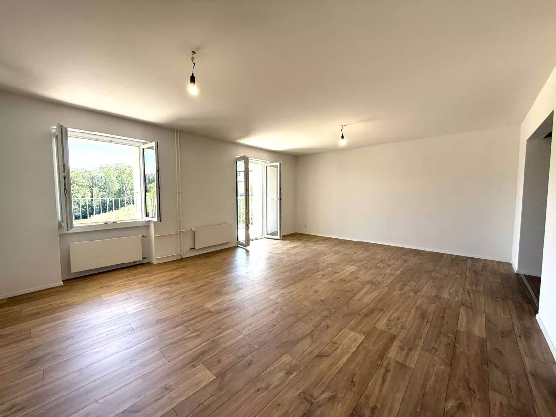 Montet (Broye) - Rénovation totale, magnifique appartement neuf situé au rez supérieur