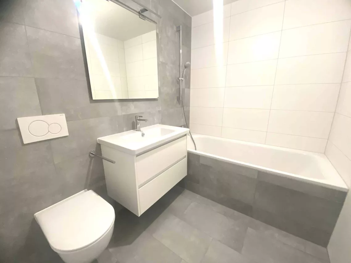 Montet (Broye) - Rénovation totale, magnifique appartement neuf situé au rez supérieur