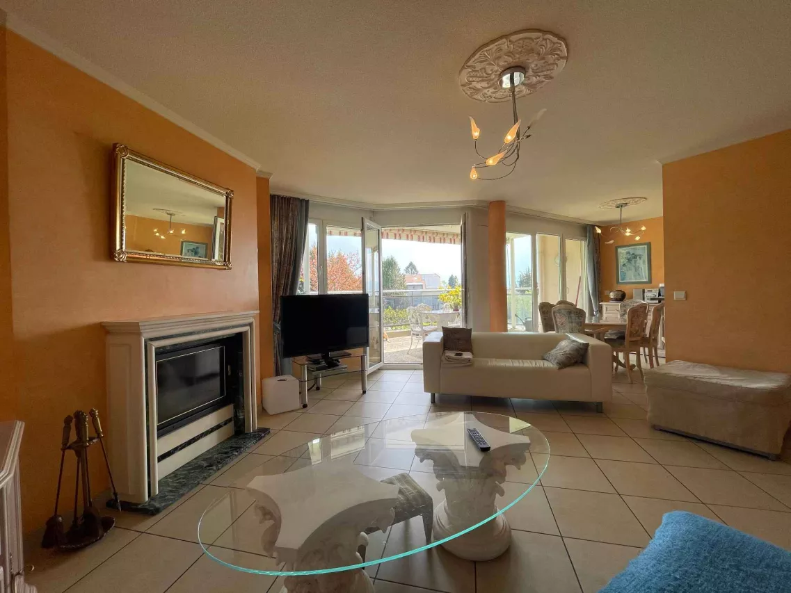 Prilly - VASTE ET LUMINEUX LOGEMENT DE 3,5 PIECES DE 98M2 AVEC GRANDE TERRASSE DE 16M2 - VUE SUR LE <br>LAC ET  LES MONTAGNES - ENDROIT PARTICULIEREMENT CALME ET VERDOYANT