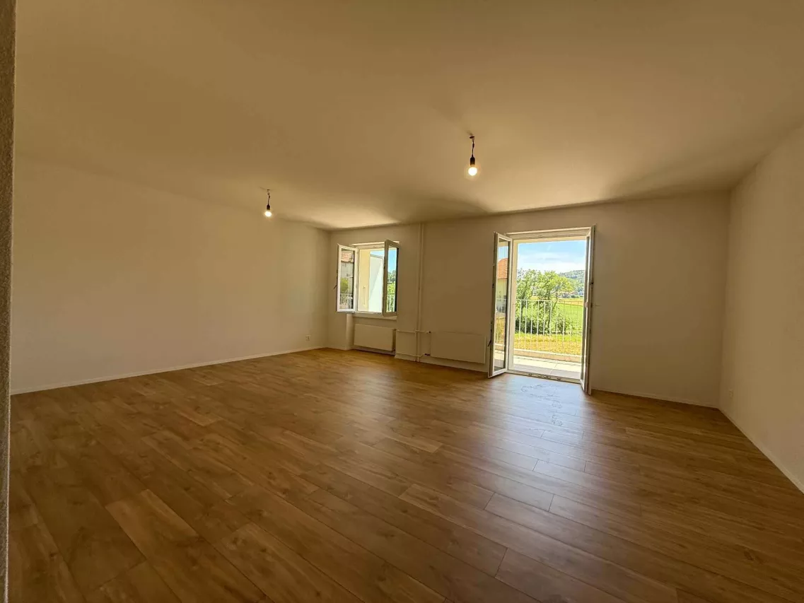 Montet (Broye) - Rénovation totale, magnifique appartement neuf situé au 1er étage