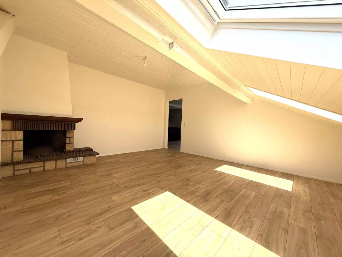 Montet (Broye) - Rénovation totale, magnifique appartement situé dans les combles (type loft)