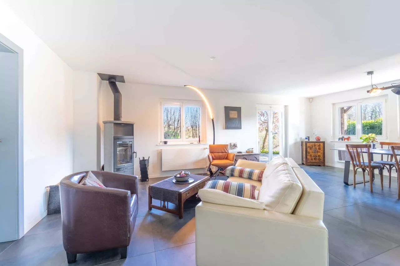 Orbe - Magnifique villa individuelle de 7½ pièces avec vue dégagée, terrasse et grand jardin verdoyant