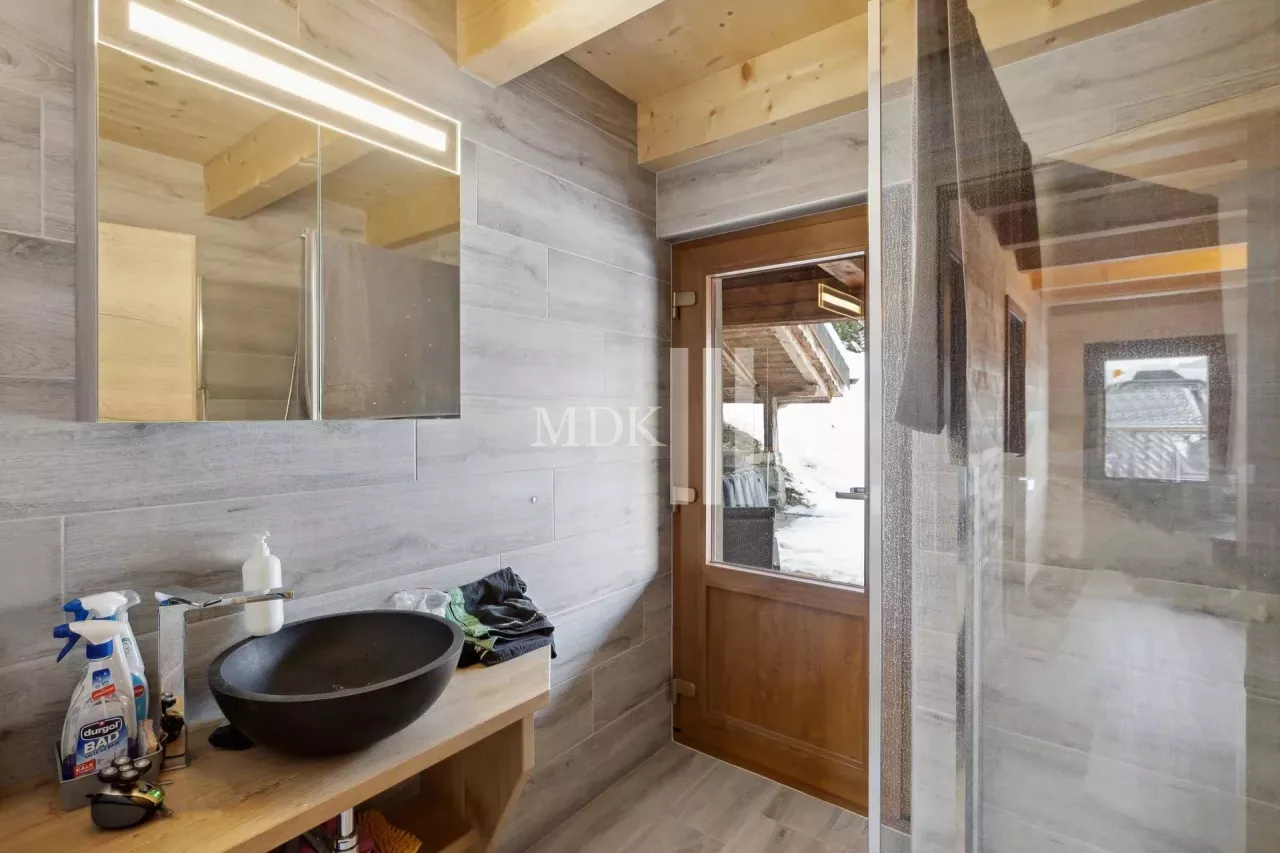 Beautifully renovated and insulated chalet